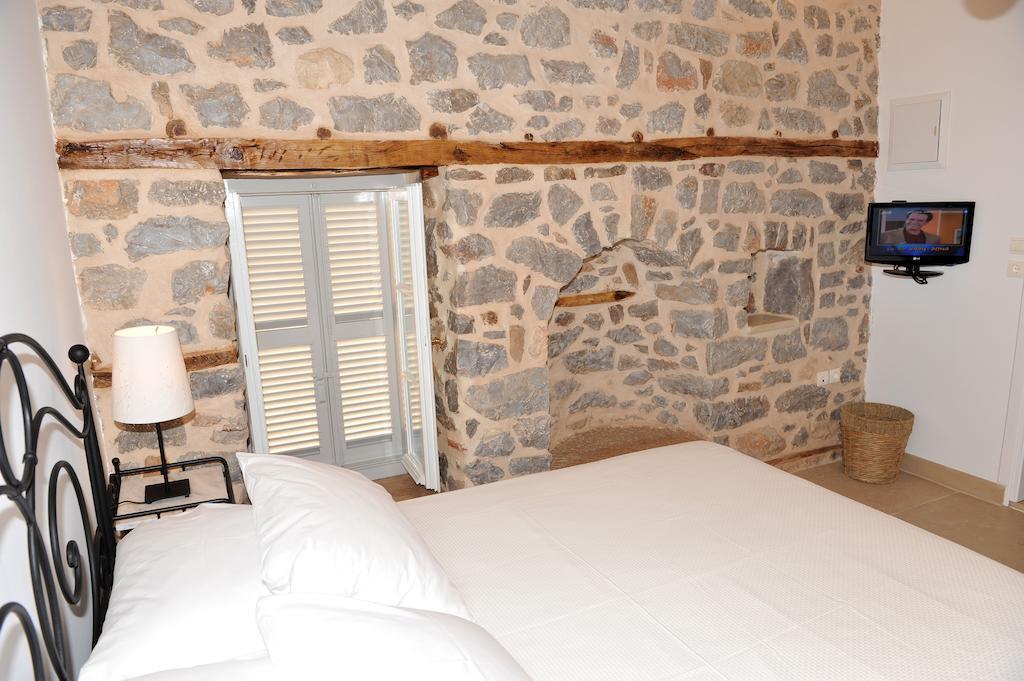 Guesthouse Alexandra Идра Экстерьер фото