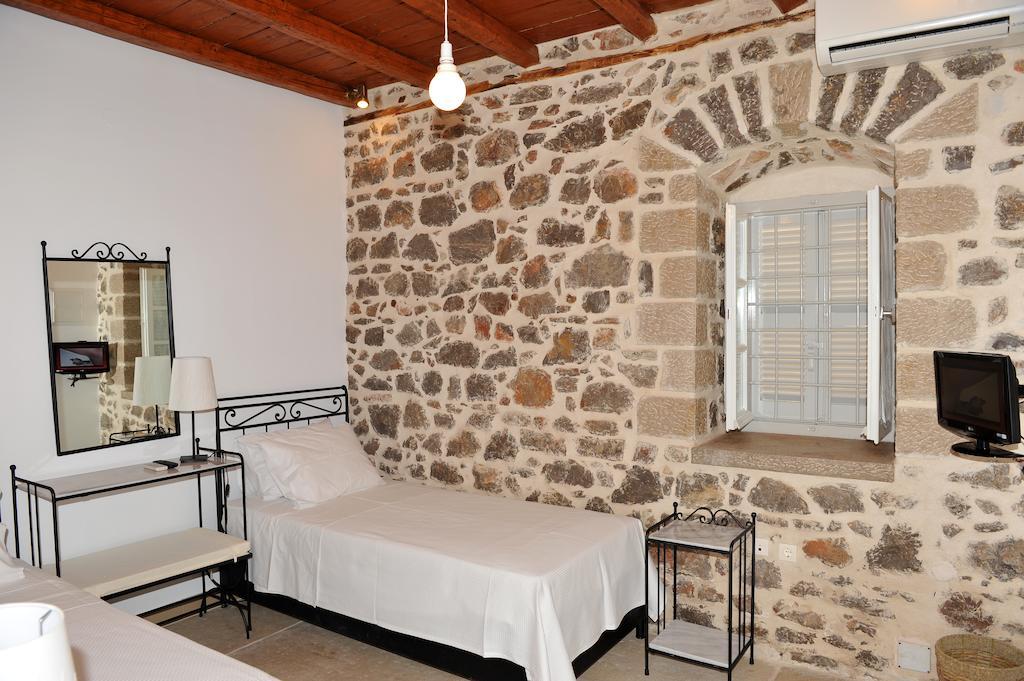 Guesthouse Alexandra Идра Экстерьер фото